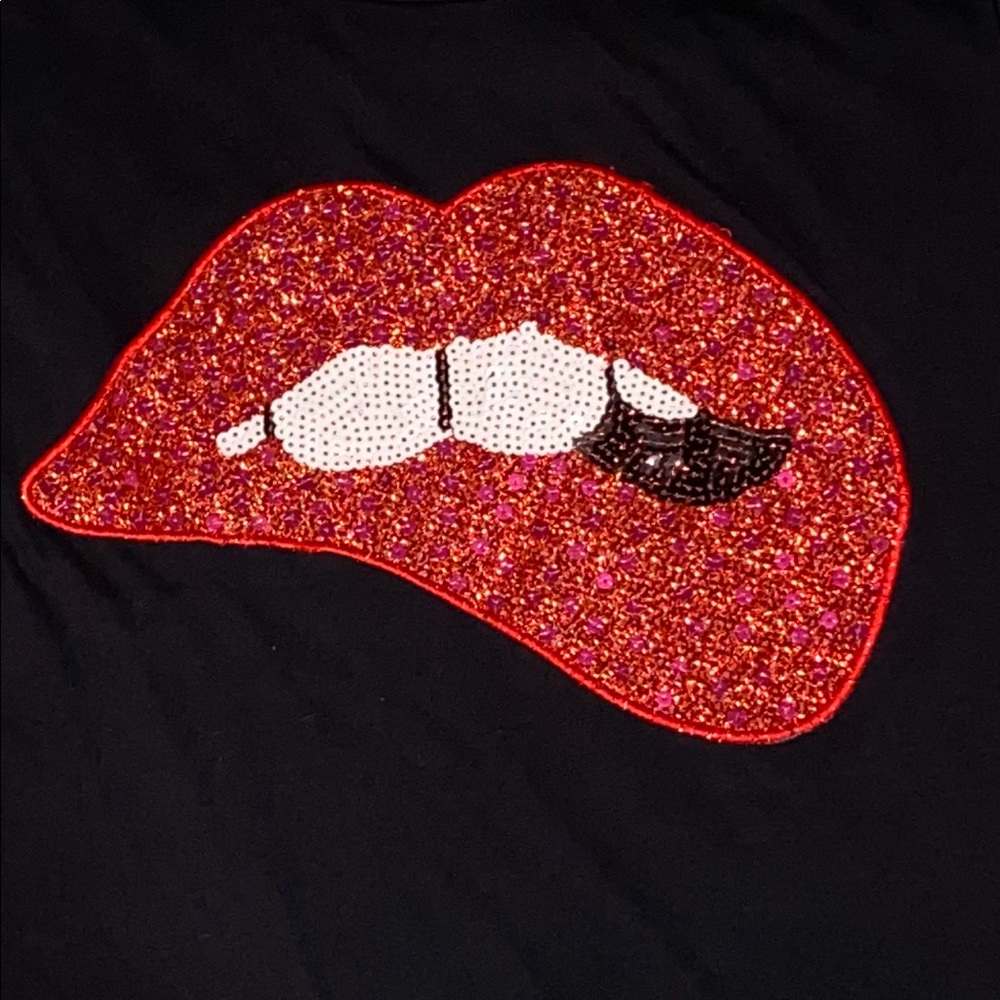 Make It Rains Sequined Lips shirt size Large